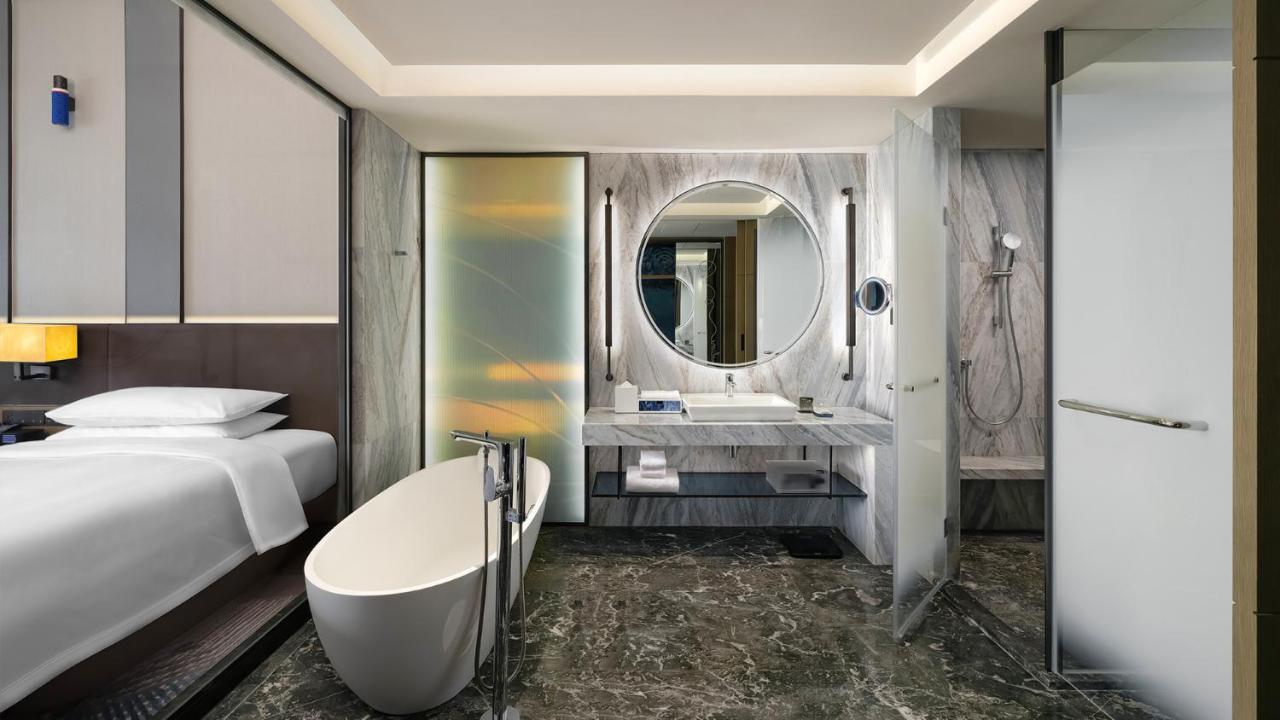 Renaissance Changzhou Wujin Hotel Exterior photo